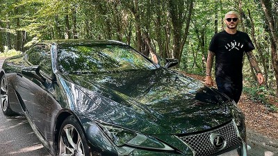 Mauro Icardi sumó a su colección un auto con inteligencia artificial