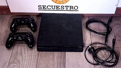 Compró una Playstation 4 por un precio muy bajo y resultó que era robada