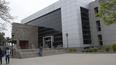 Viuda negra enamoró a un jubilado, lo llevó a la cama y le robó más de $400.000