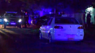 Asesinaron a balazos a dos personas dentro de un taxi en Rosario