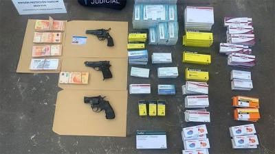 Mujer estuvo encerrada un año en su casa: detuvieron al esposo que es psiquiatra