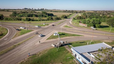 Colocan luminarias led en diferentes accesos de Paraná y Diamante