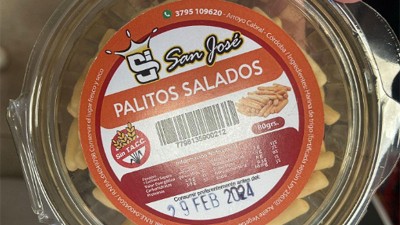 Prohibieron consumo de una marca de palitos salados, maníes y tabla de picadas
