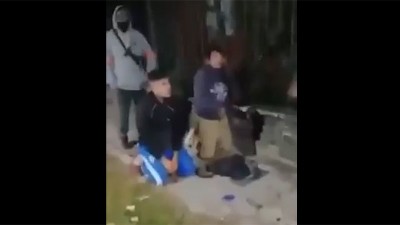 Atraparon a ladrones y los hicieron cantar el Himno y el Arroz con leche: video