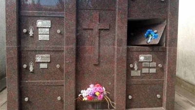 Ofrece 5 millones de pesos para recuperar el féretro de su padre