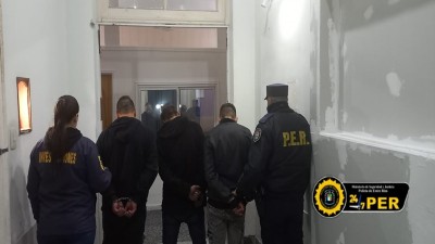 Tres personas detenidas por robos.