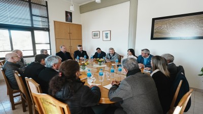 Frigerio abordó con intendentes vecinalistas la reforma política y electoral