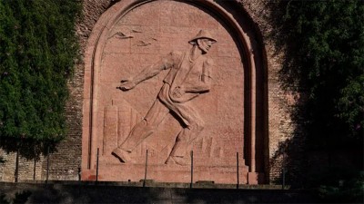 Robaron la reja de hierro de una histórica escultura que pesa 200 kilos