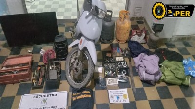 Incautaron cocaína y detuvieron a dos hombres tras allanar varias viviendas