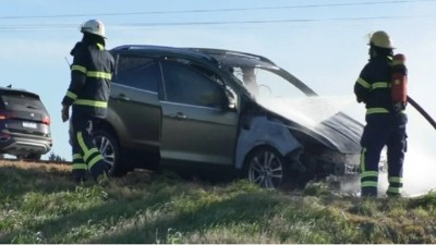 Se incendió un vehículo en plena Ruta 12, en cercanías a Crespo