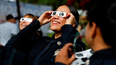 Cómo es el eclipse solar anular que está por cubrir el cielo argentino