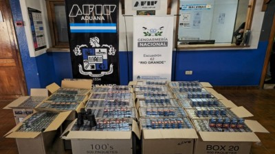 Llevaban ocultos en una camioneta 11.000 paquetes de cigarrillos