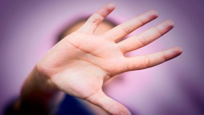 Deberá pagarle $7 millones a su exnovia por ejercer violencia de género