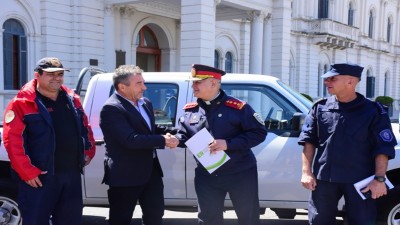 Una camioneta que pertenecía al Poder Ejecutivo fue destinada al combate de incendios