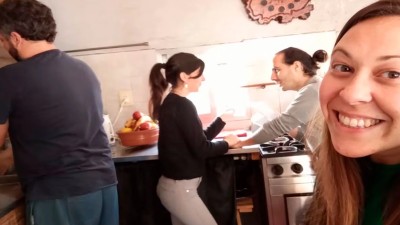 Practican el poliamor, conviven y son felices los cuatro: también tienen relaciones abiertas