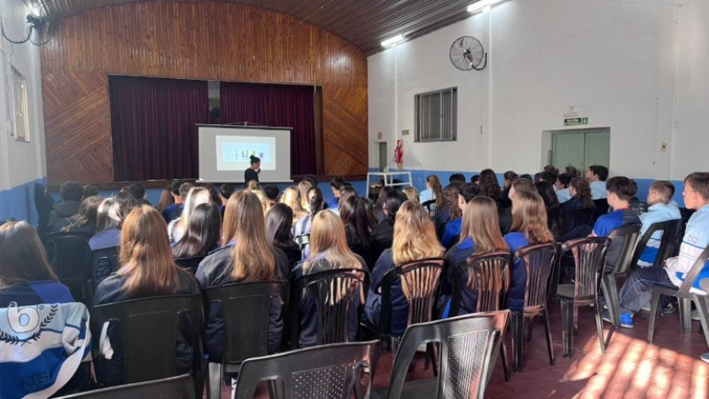 Jornada de concientización sobre el consumo de Vaper en instituciones educativas de Valle María