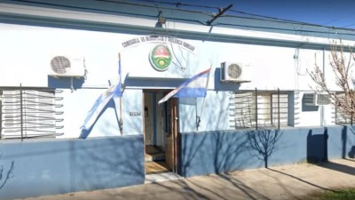 Una mujer afirma que demoraron en tomarle la denuncia porque las policías se estaban peinando