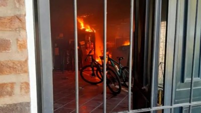 Dejó el fuego prendido tras un asado familiar y provocó un incendio en la vivienda