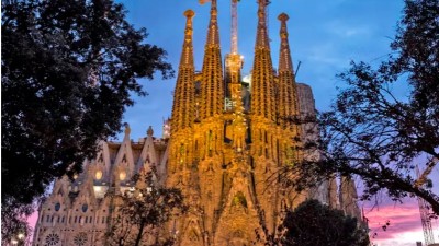 La Sagrada Familia alcanzó los 162 metros y se convirtió en la iglesia más alta del mundo