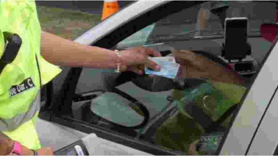Recuerdan que conducir con licencia falsificada es un delito penal y se aplican multas