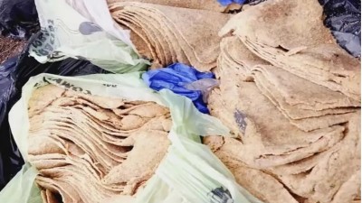 Vendía milanesas pero tenían sabor raro: estaban hechas con cartón y papel higiénico