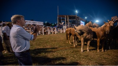 Frigerio acompañó el Festival Nacional de Jineteada y Folclore de Diamante