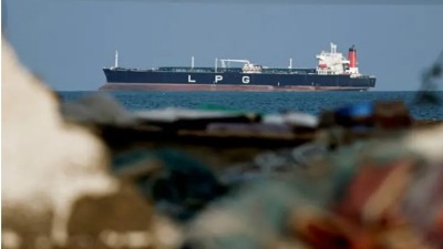 El estrecho de Ormuz está completamente cerrado y buques deben tomar rutas alternativas