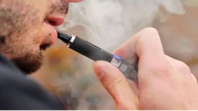 Una ciudad quiere prohibir el vapeo en bares y espacios cerrados: No es inocuo