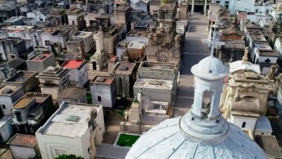 Encontraron abierta la tumba de un bebé en el cementerio de Santa Fe y la Justicia investiga el caso